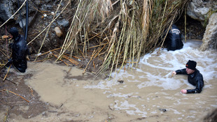 Mersindeki sel felaketinde kaybolan iki kişiyi arama çalışmaları sürüyor