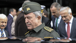 Orgeneral Akar, TBMM Başkanı Kahraman'ı ziyaret etti