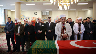 Osmanlı hanedan reisi Osmanoğlu son yolculuğuna uğurlandı