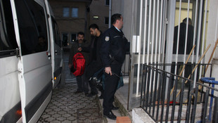 Polisten kaçmaya çalışan 3 şüpheli tutuklandı