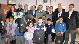 Polisten yılbaşı tebriği gönderen öğrencilere teşekkür