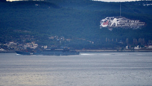 Rus askeri gemisi Çanakkale Boğazı'ndan geçti