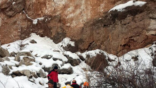 Sivas'ta kayalıklardan düşen avcı öldü