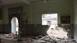 Teröristlerin cami ve okullara verdiği zarar görüntülendi