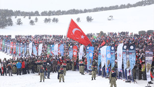 Türkiye Şehitleriyle Yürüyor