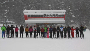 Üniversitelilere Yıldıztepe'de kayak eğitimi