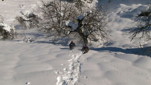 Yaylada mahsur kalan 2 kişi helikopterle kurtarıldı