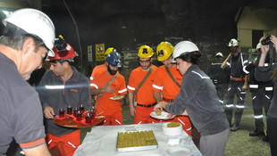 Yeni yıla 750 metre derinliğindeki maden ocağında girdiler