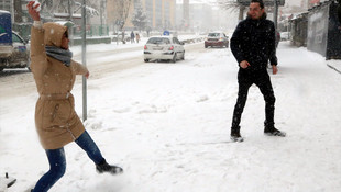 İzmir ve Manisada kar yağışı