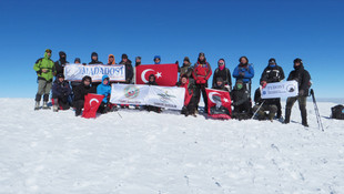 Ölen arkadaşlarını anmak için tırmandılar