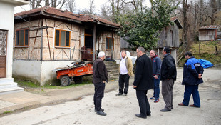 Sakarya'da cinayet zanlısının evi yakıldı