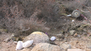 Traktör uçuruma yuvarlandı: 1 ölü, 1 yaralı