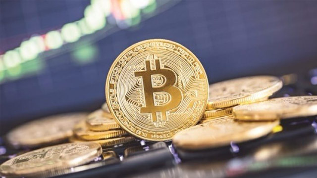 Merkez sanal para için düğmeye bastı