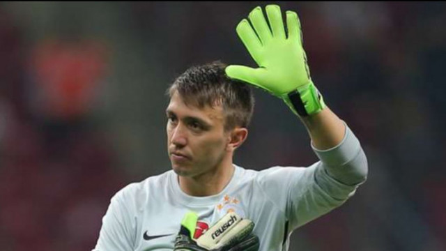 Muslera devre arasında...