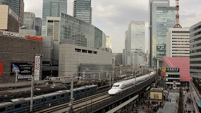 Japonyada 20 saniye erken kalkan tren için özür