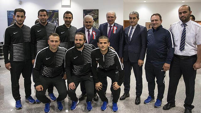 Başbakan Yıldırım, İETT Futbol Takımını kabul etti