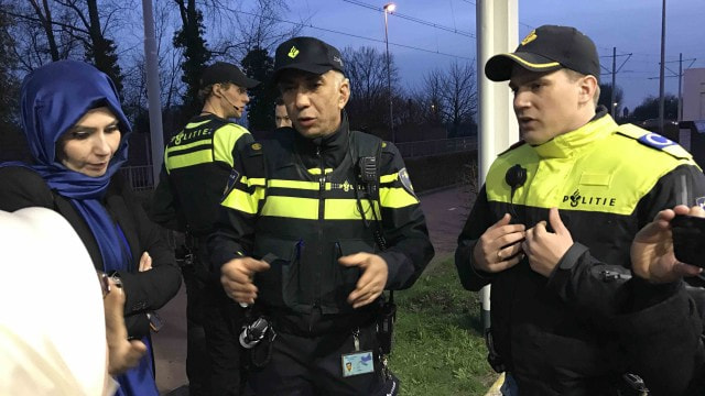 Hollanda polisine ateş etme izni verilmiş