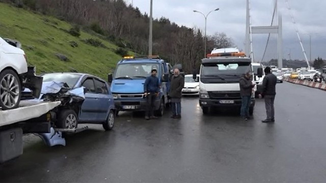 FSMde zincirleme kaza! 8 araç birbirine girdi