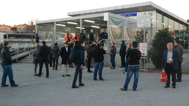 Marmaray seferleri 1 saat aksadı