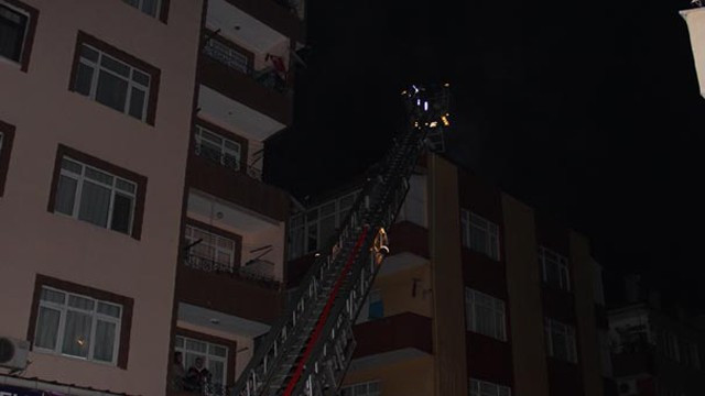 Gece yarısı Güngörende korkutan yangın! 