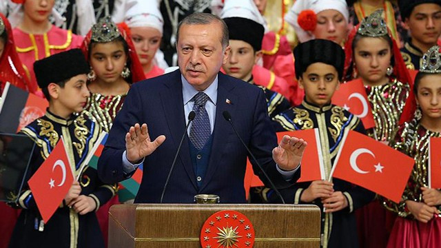 Cumhurbaşkanı Erdoğandan 23 Nisan çocuklarına Nazım Hikmet şiiri!