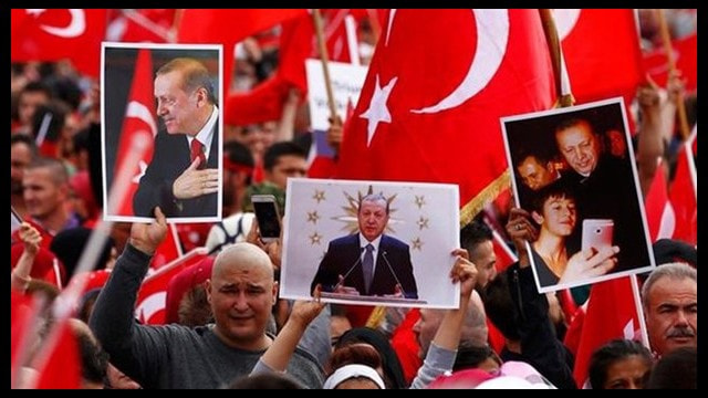 Avusturyada skandal! Evet oyu veren Türk vatandaşlarını tespit ediyorlar