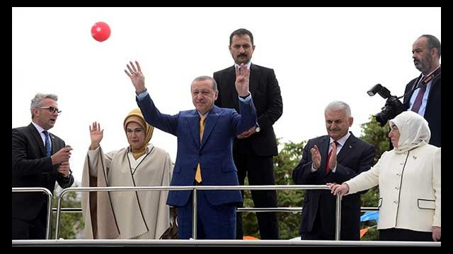 Cumhurbaşkanı Erdoğan 1370 delegenin imzasıyla AK Parti başkan adayı gösterildi