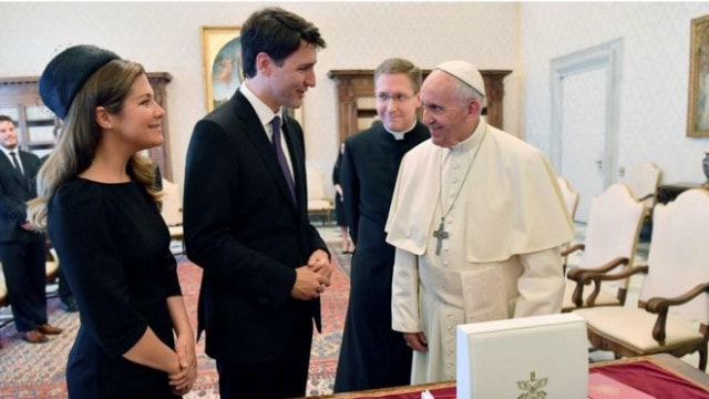 Kanada Başbakanından Papaya: Özür dile! 