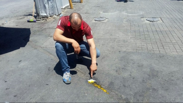 Taksim Meydanında yumurta kırdılar!