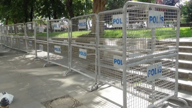 Gezi Parkı kapatıldı!