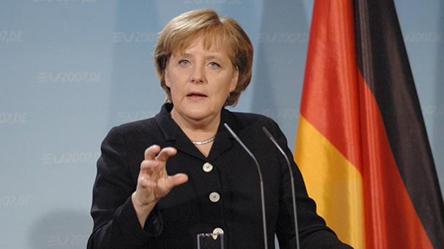 Merkel ipleri koparıyor! Veto edecek