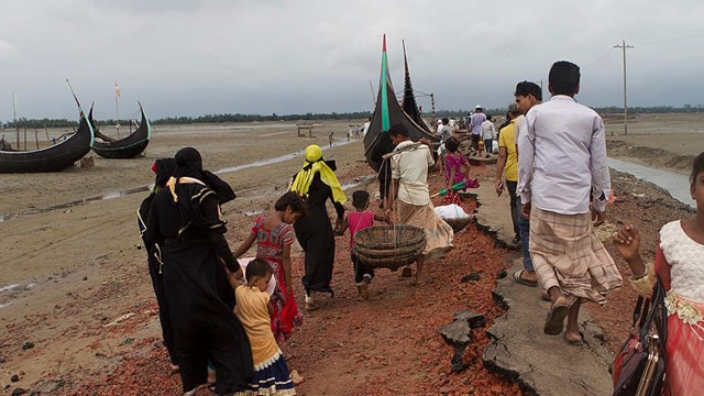 Myanmar Bangladeş sınırına mayın döşedi
