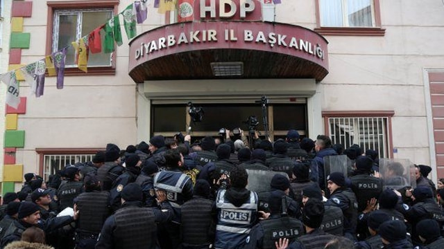 Sokakları karıştırmak isteyen HDPlilere izin yok!