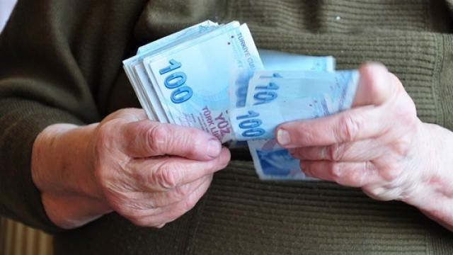 Staj yapan anneye erken emeklilik