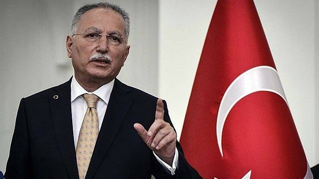 MHP İstanbul Milletvekili Ekmeleddin İhsanoğlu kalp krizi geçirdi