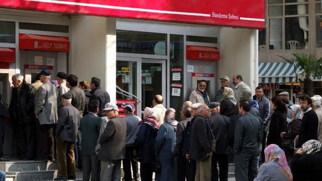 Emeklilere bayram müjdesi! Ödemeler erkene alındı