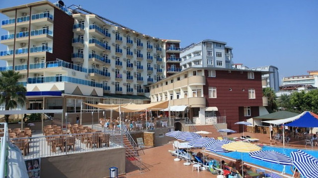 BKM Tourla, Okurcalar tatili... Akın Paradise Hotelde...