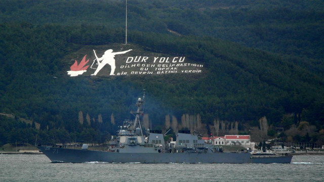 ABD askeri gemisi Çanakkale Boğazı'ndan geçti