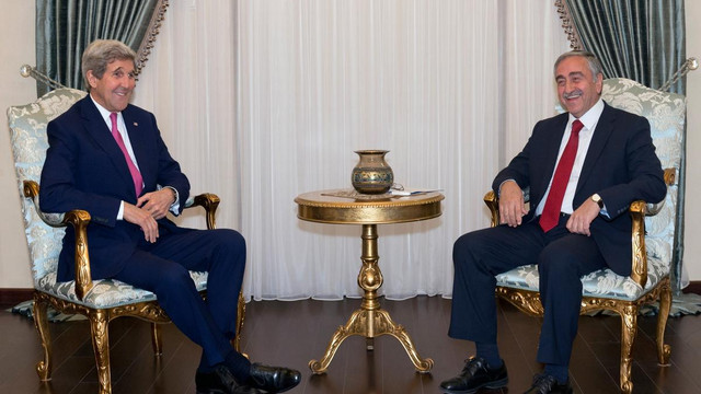 ABD Dışişleri Bakanı Kerry Kıbrıs'ta