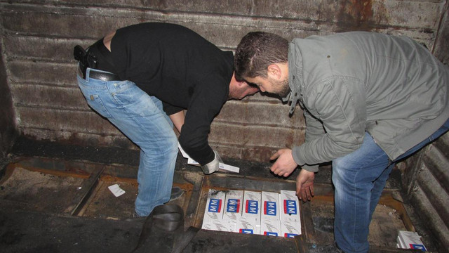 Adana'da kaçak sigara operasyonu