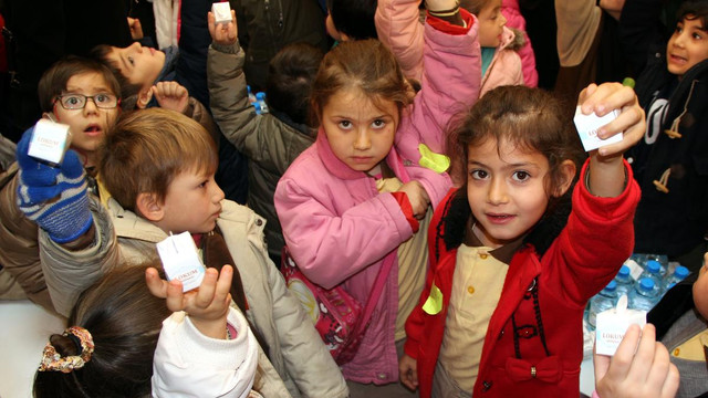 Afyonkarahisarlı çocuklardan "lokum yeme" rekoru
