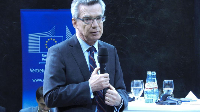 Almanya İçişleri Bakanı de Maiziere'den Türkiye'ye övgü