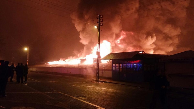 Ankara Osmanlı Halk Pazarı'ndaki yangın