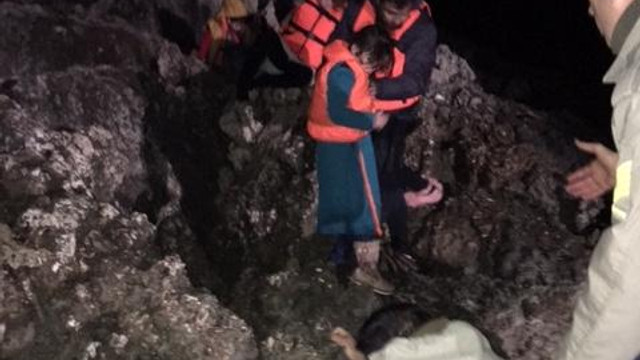 Antalya'da sığınmacıları taşıyan bot battı: 2 ölü