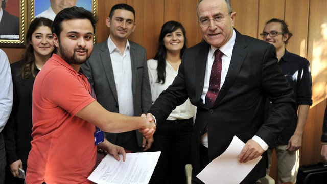 Antalya'da tıp öğrencileri işaret dili öğrenecek