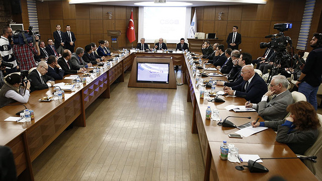 2016da geçerli olacak asgari ücret kararlaştırılıyor! Asgari ücret 1300 TL oldu mu?