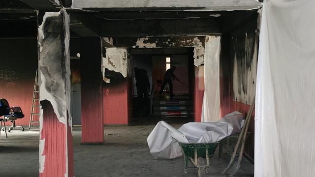 Ateşe verilen okulda eğitime yeniden başlandı