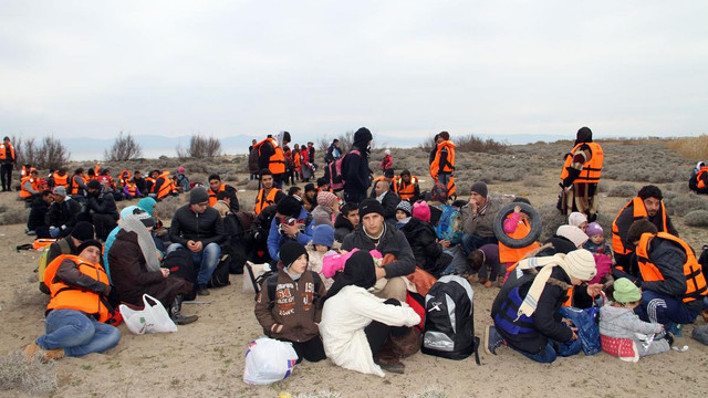 Ayvalık'ta 2 günde 242 sığınmacı yakalandı