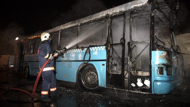 Bağcılar'da halk otobüsü kundaklandı