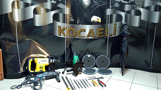 Banka ve PTT şubelerinin duvarını delerek hırsızlık yapıyorlardı